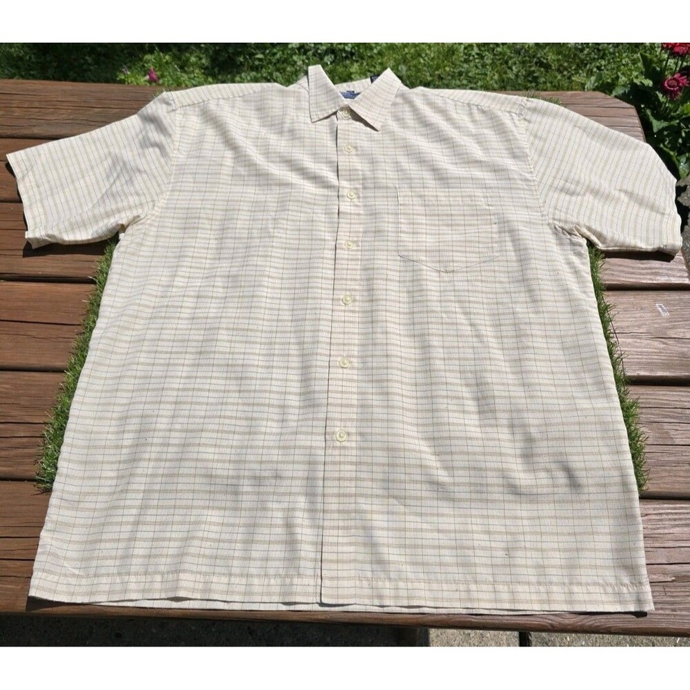 Point Zero Adult Size XL Beige Plaid Button Up Short Sleeve Shirt EUC